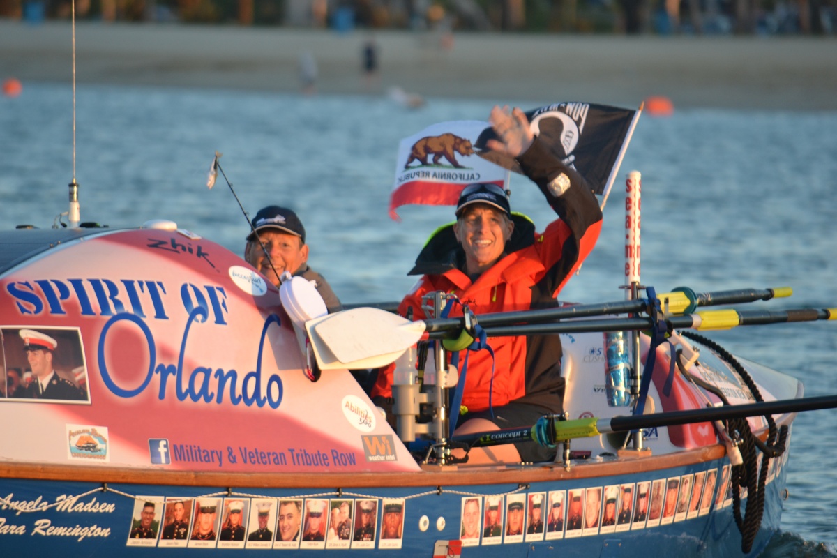 Rowers Angela Madsen and Tara Remington